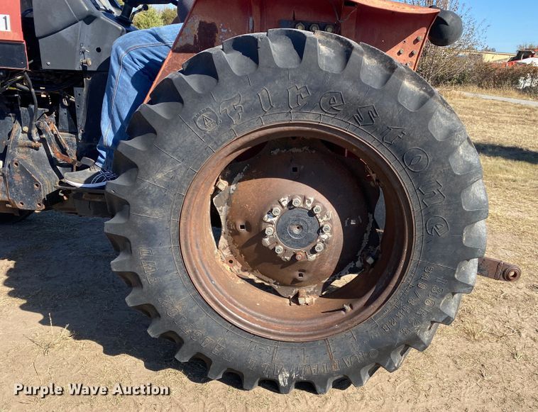 image for item JW9352 1995 Case IH 3220  tractor