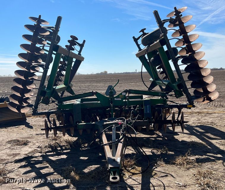 image for item KF9812 John Deere  tandem disk