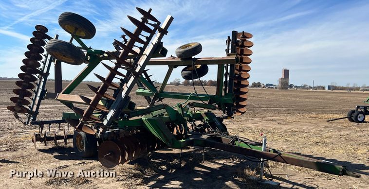 image for item KF9812 John Deere  tandem disk