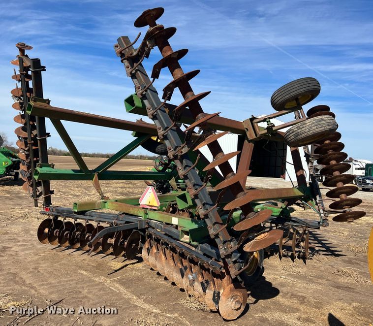 image for item KF9812 John Deere  tandem disk