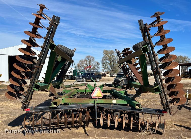 image for item KF9812 John Deere  tandem disk