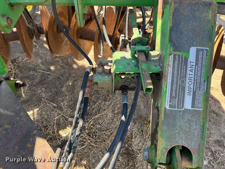 image for item KF9812 John Deere  tandem disk