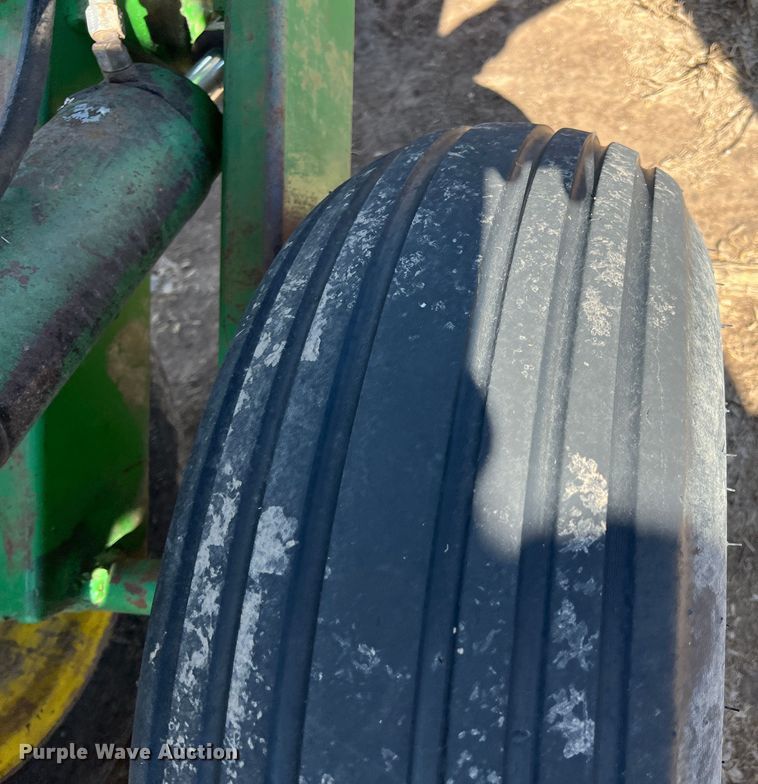 image for item KF9812 John Deere  tandem disk