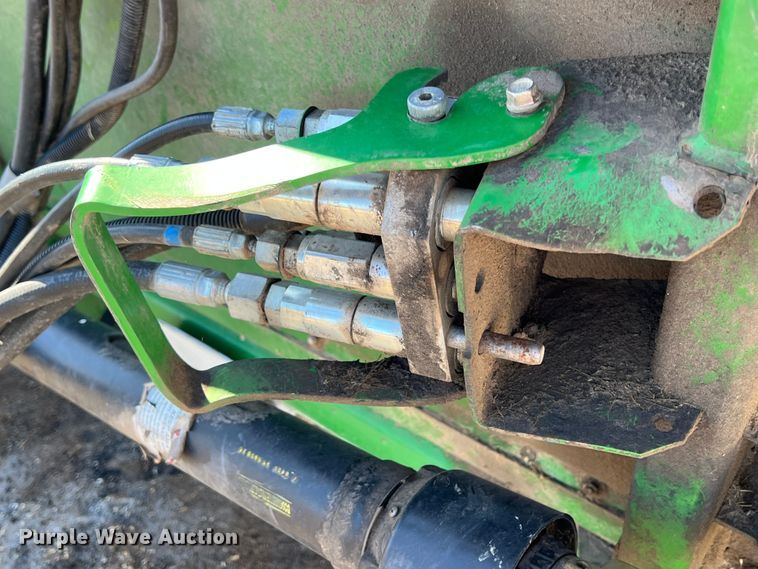 image for item KF9813 John Deere 635F  flex head