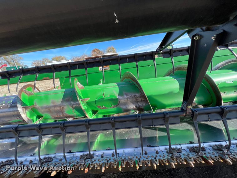 image for item KF9813 John Deere 635F  flex head