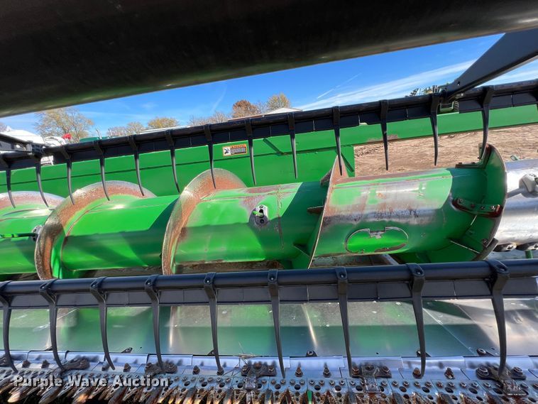 image for item KF9813 John Deere 635F  flex head