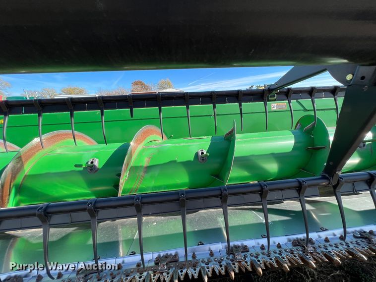 image for item KF9813 John Deere 635F  flex head