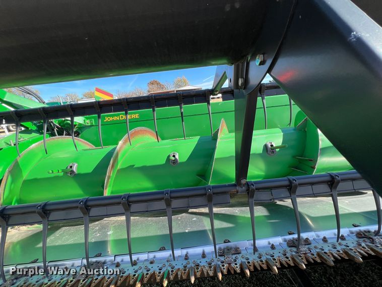 image for item KF9813 John Deere 635F  flex head