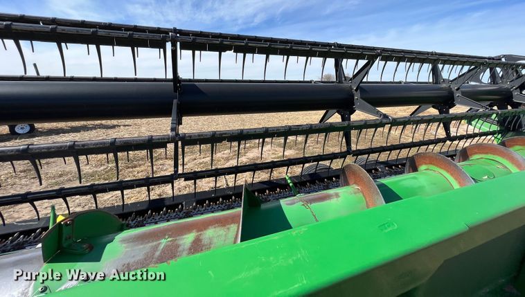 image for item KF9813 John Deere 635F  flex head