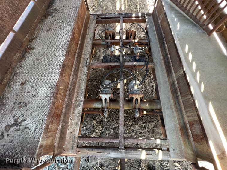 image for item KF9816 1993 Coose  livestock trailer