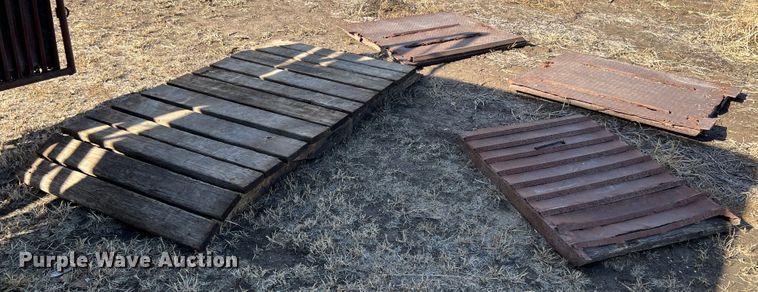 image for item KF9816 1993 Coose  livestock trailer