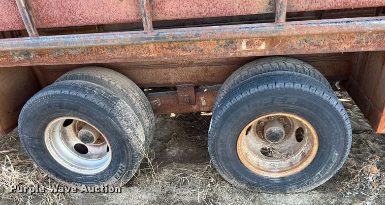 image for item KF9816 1993 Coose  livestock trailer