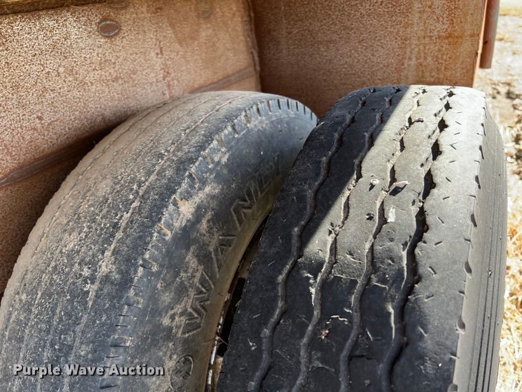 image for item KF9816 1993 Coose  livestock trailer