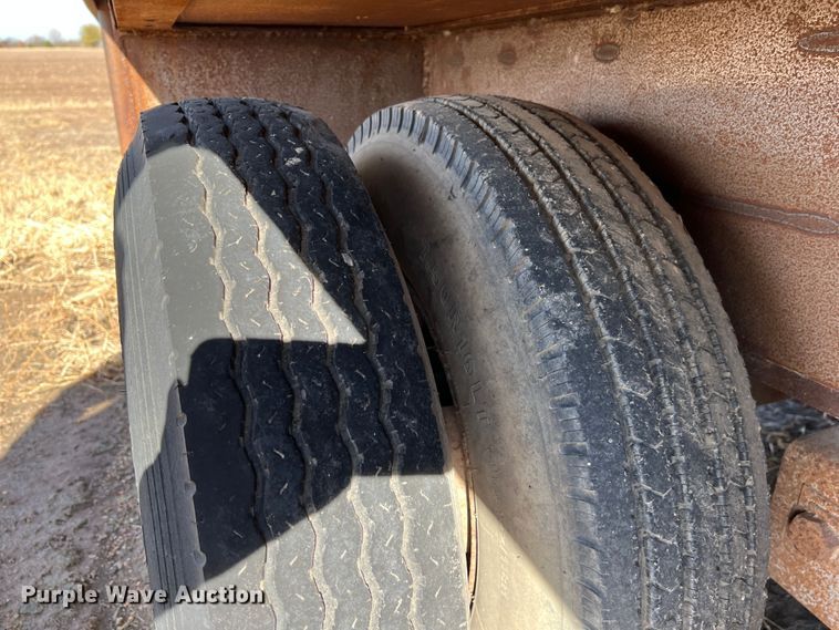 image for item KF9816 1993 Coose  livestock trailer