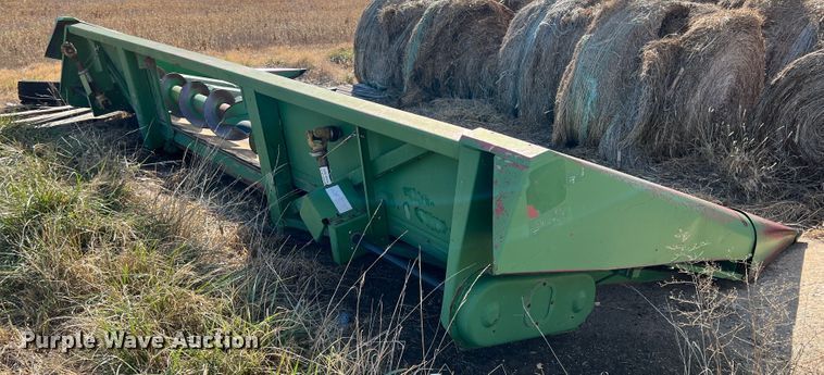 image for item KF9817 John Deere 843  corn head