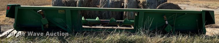 image for item KF9817 John Deere 843  corn head