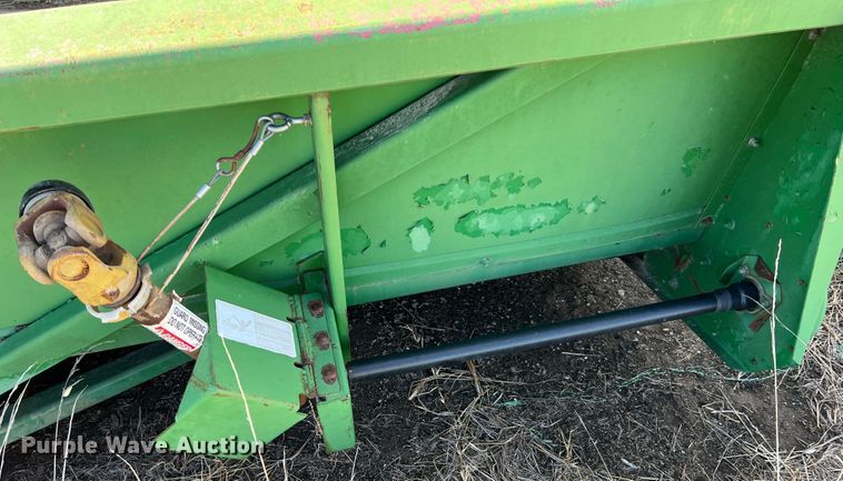 image for item KF9817 John Deere 843  corn head