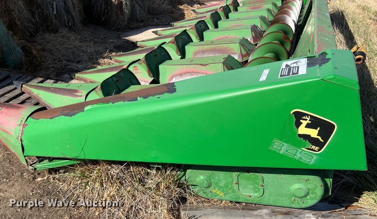 image for item KF9817 John Deere 843  corn head