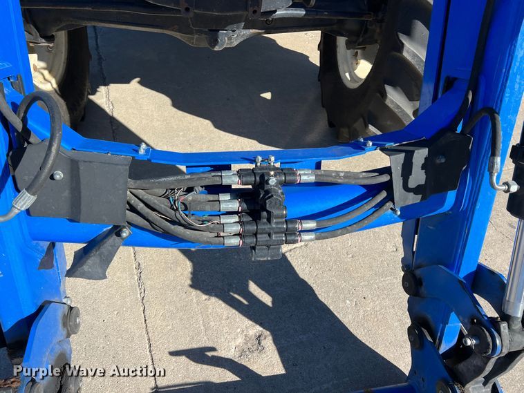 image for item KF9859 2007 New Holland TL100A  tractor