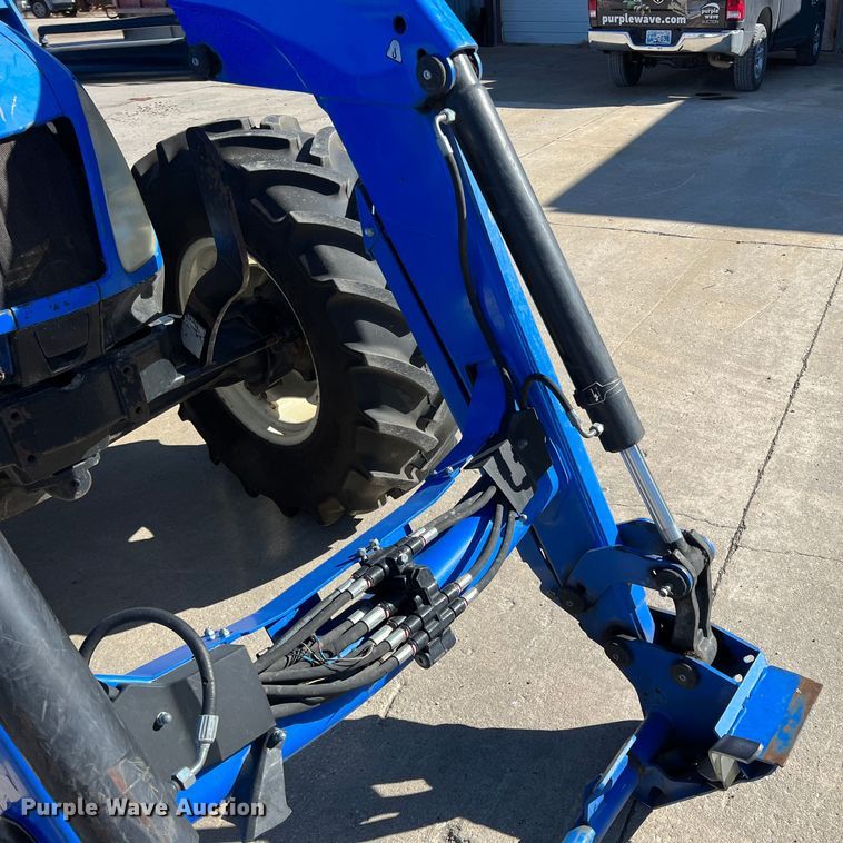 image for item KF9859 2007 New Holland TL100A  tractor