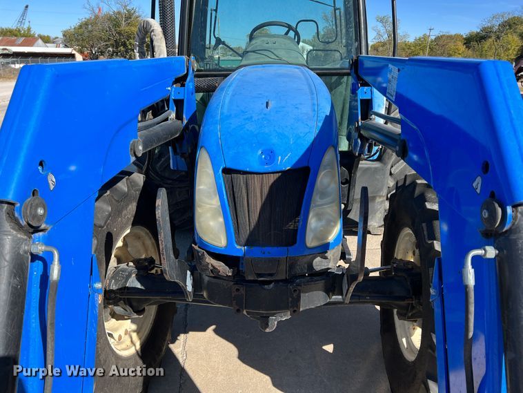 image for item KF9859 2007 New Holland TL100A  tractor