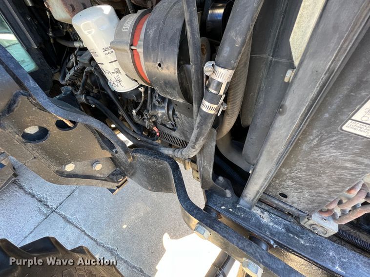 image for item KF9859 2007 New Holland TL100A  tractor