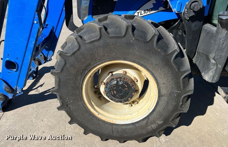 image for item KF9859 2007 New Holland TL100A  tractor