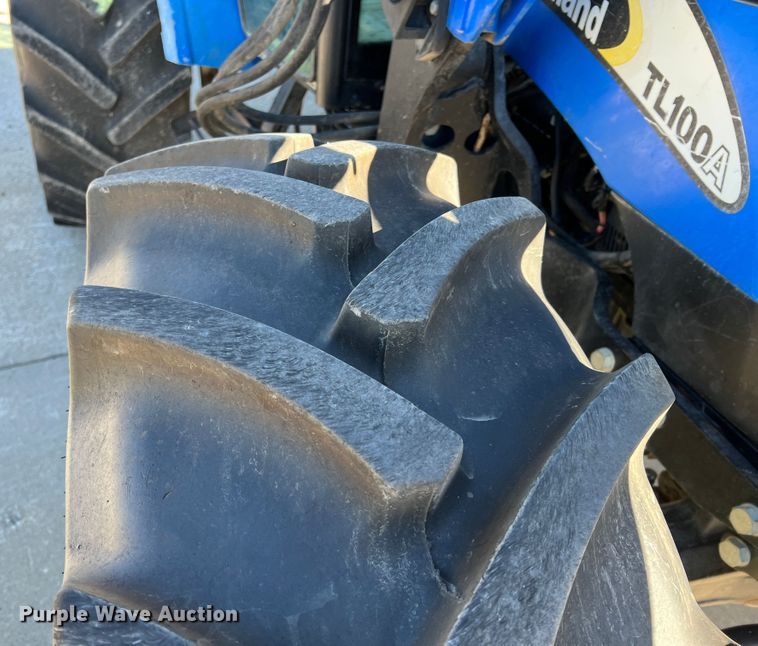 image for item KF9859 2007 New Holland TL100A  tractor