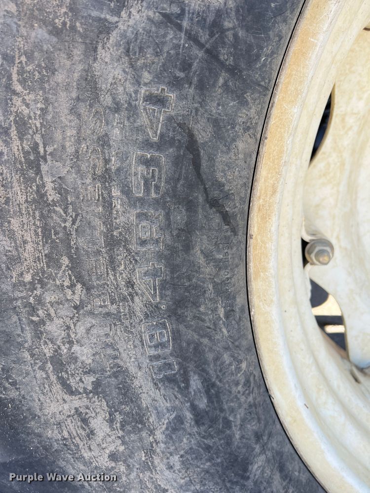 image for item KF9859 2007 New Holland TL100A  tractor