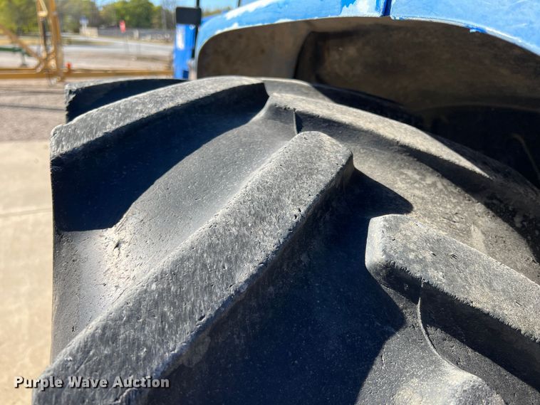 image for item KF9859 2007 New Holland TL100A  tractor