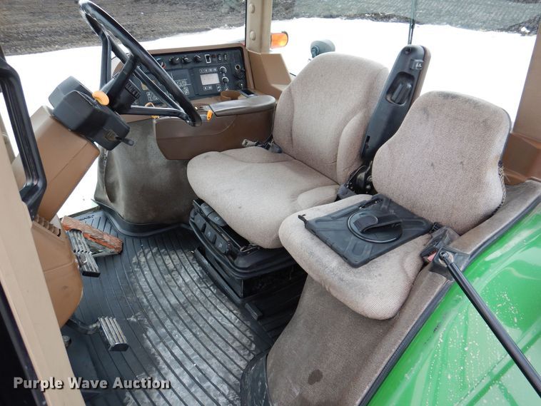 image for item KW9699 2007 John Deere 7830  MFWD tractor