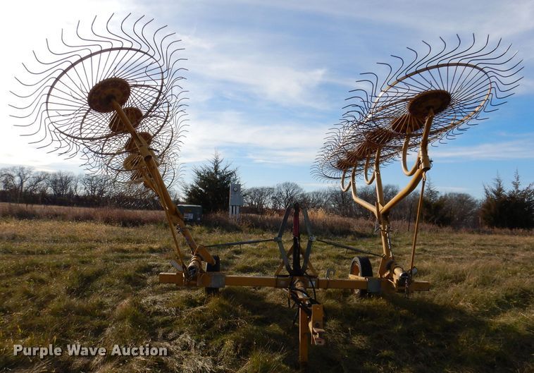 image for item KW9778 Vermeer WR24  hay rake