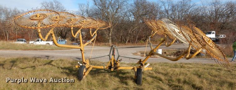 image for item KW9778 Vermeer WR24  hay rake