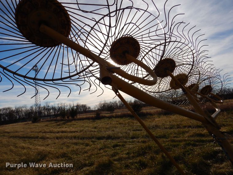 image for item KW9778 Vermeer WR24  hay rake