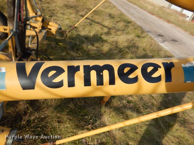 image for item KW9778 Vermeer WR24  hay rake