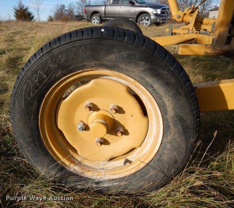 image for item KW9778 Vermeer WR24  hay rake