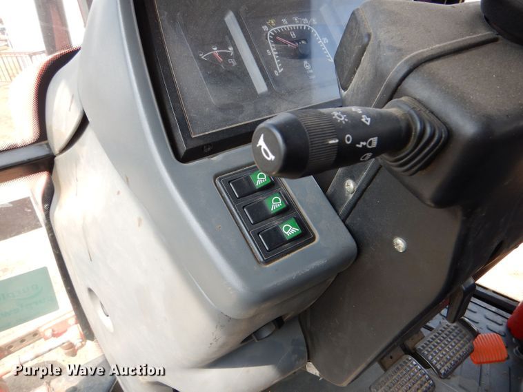 image for item LB9910 2000 New Holland TS100  tractor