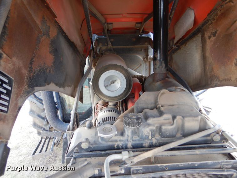 image for item LB9910 2000 New Holland TS100  tractor