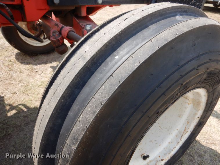 image for item LB9910 2000 New Holland TS100  tractor