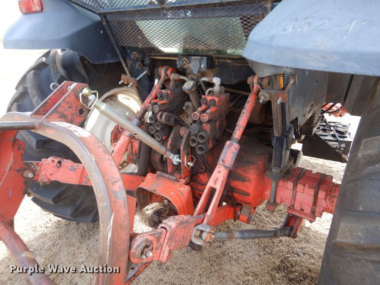 image for item LB9911 2000 New Holland TS100  tractor