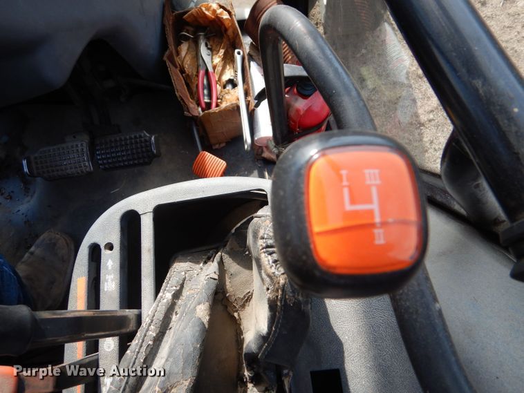 image for item LB9911 2000 New Holland TS100  tractor