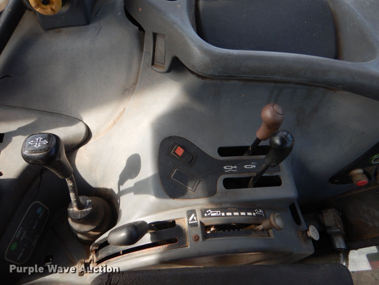 image for item LB9911 2000 New Holland TS100  tractor