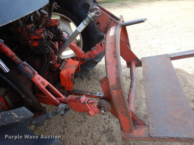 image for item LB9911 2000 New Holland TS100  tractor