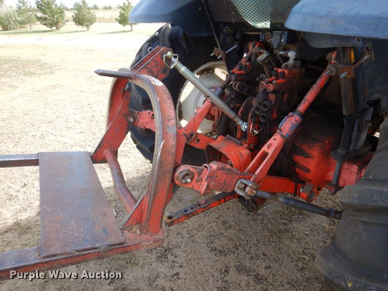 image for item LB9911 2000 New Holland TS100  tractor