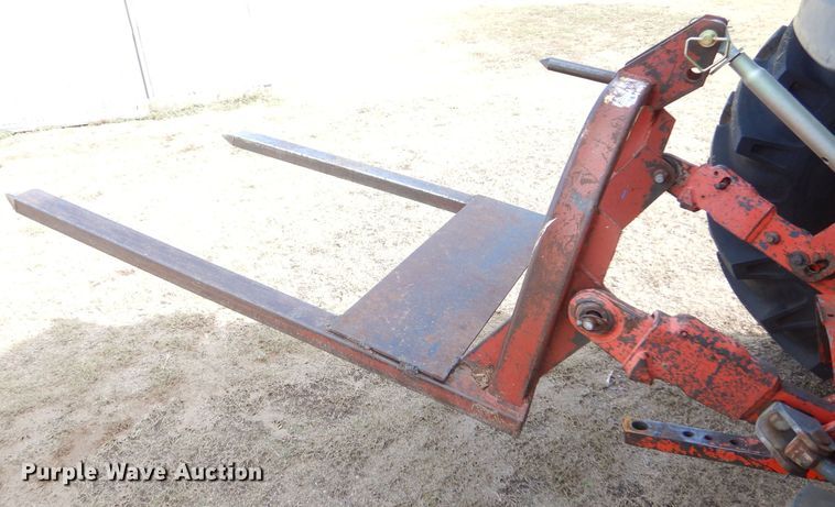 image for item LB9911 2000 New Holland TS100  tractor