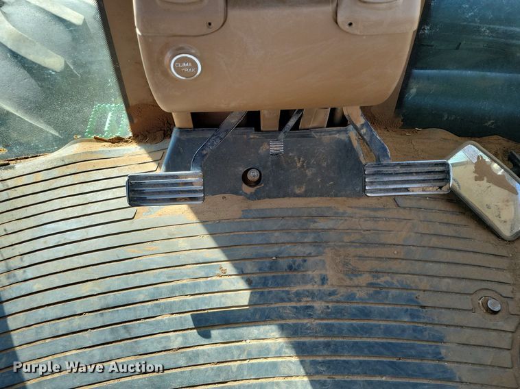 image for item LG9318 2007 John Deere 9430 4WD tractor