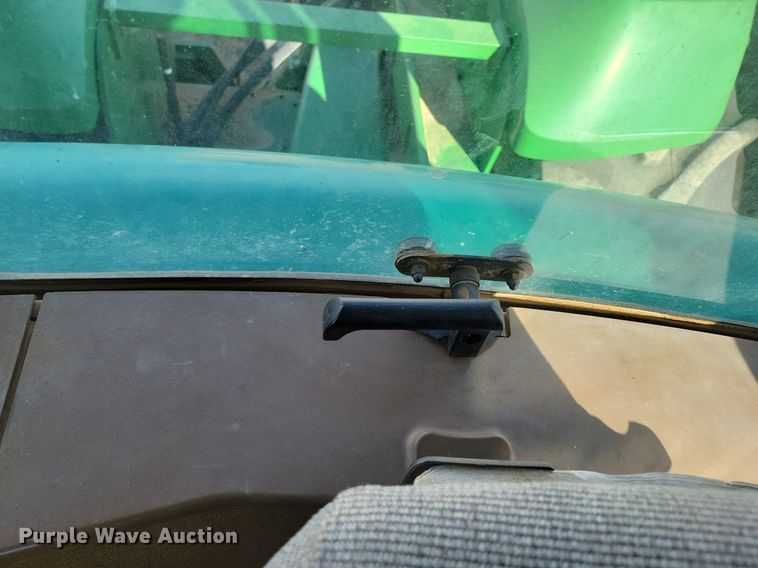 image for item LG9318 2007 John Deere 9430 4WD tractor