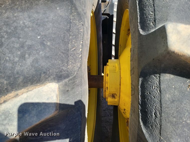 image for item LG9318 2007 John Deere 9430 4WD tractor