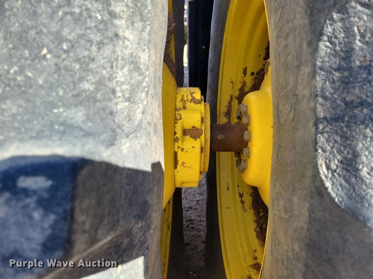 image for item LG9318 2007 John Deere 9430 4WD tractor