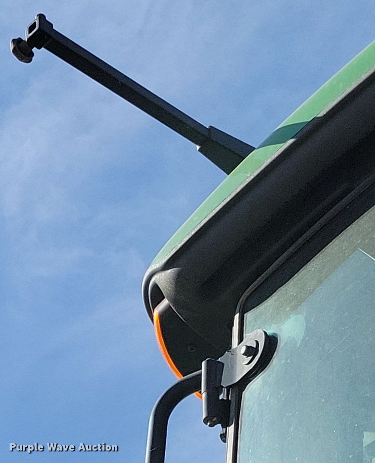 image for item LG9319 2011 John Deere 9430  4WD tractor